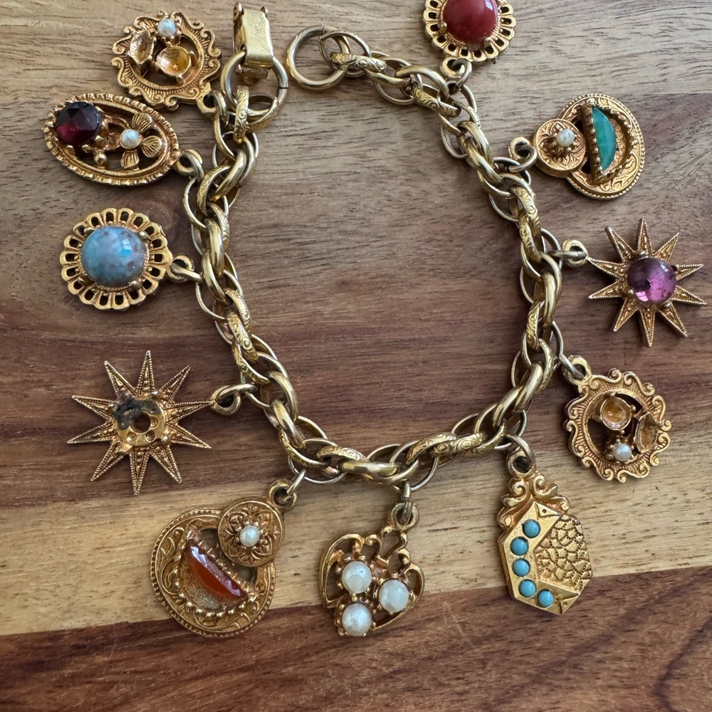 Vintage gold tone bracelet